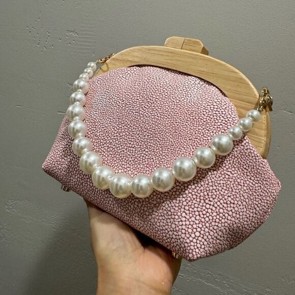 Pink Embossed Leather Handmade Round Wooden Frame Clutch/Crossbody & 2 Chains - Picture 10 of 16